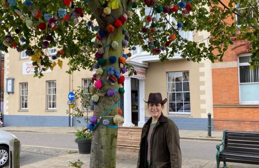 Alford Pom Pom Tree