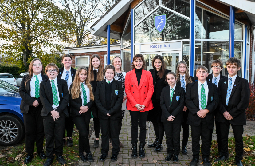 Victoria Atkins MP meeting students from Somercotes Academy